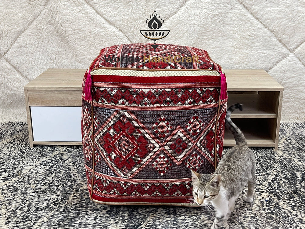 Moroccan Leather Square Tissu Pouf : Traditional Moroccan Pouf