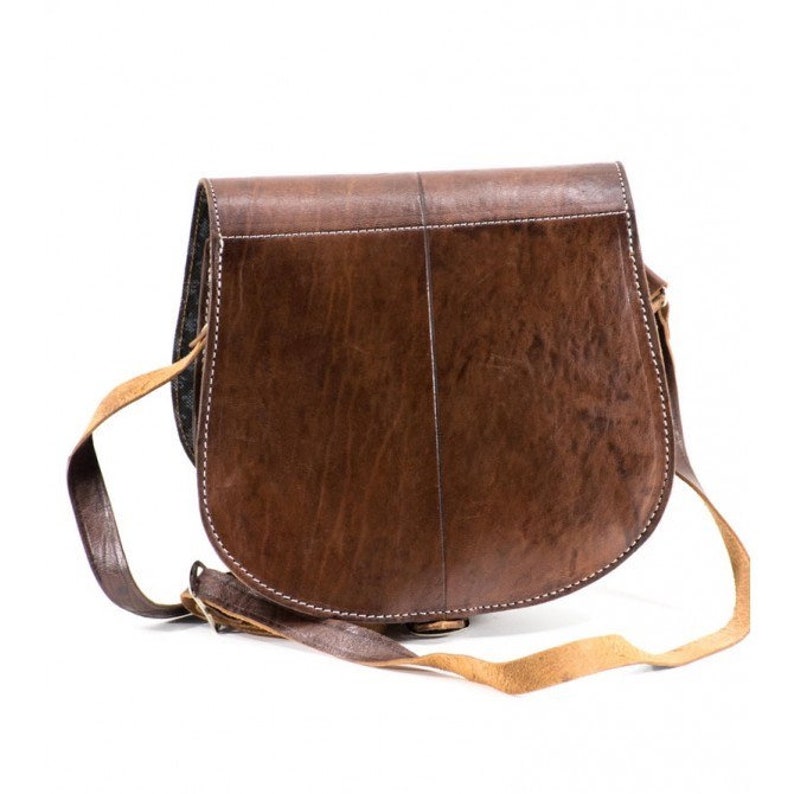 Brown hand bag in genuine leather