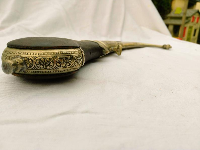 Silver moroccan dagger. Traditionnal Berber dagger. Koummya.