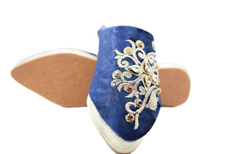 Moroccan wedding slippers for bridesmaids, woman suede Morocco slippers, Velvet luxurious Babouche, Embroidery leather slippers