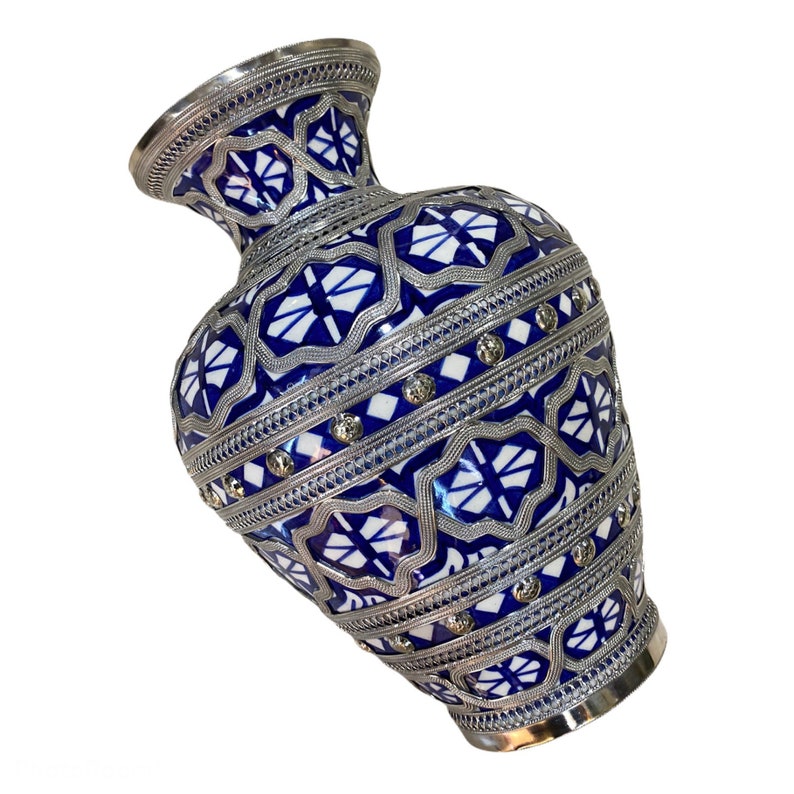 Handmade and hand-painted moroccan vase