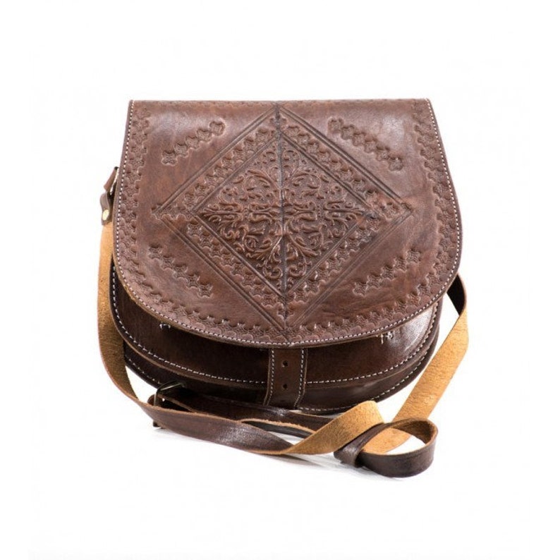 Brown hand bag in genuine leather